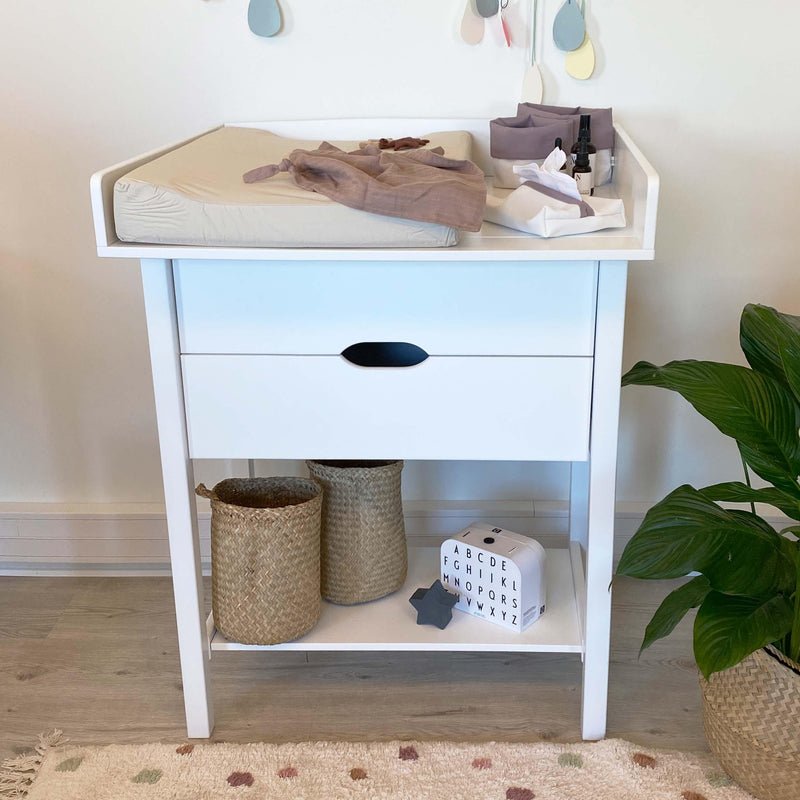 Cómoda de Mudança - This Little Room