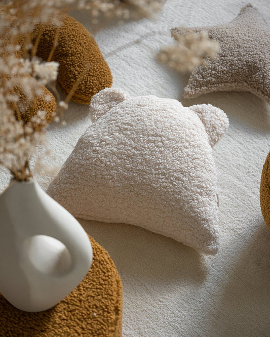 Almofada Urso Branco Creme Wigiwama - This Little Room