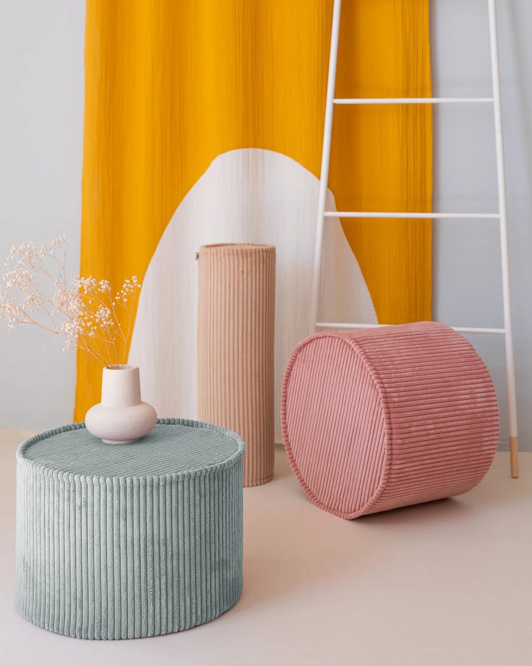 Pufe Cilindro em Bombazine - This Little Room
