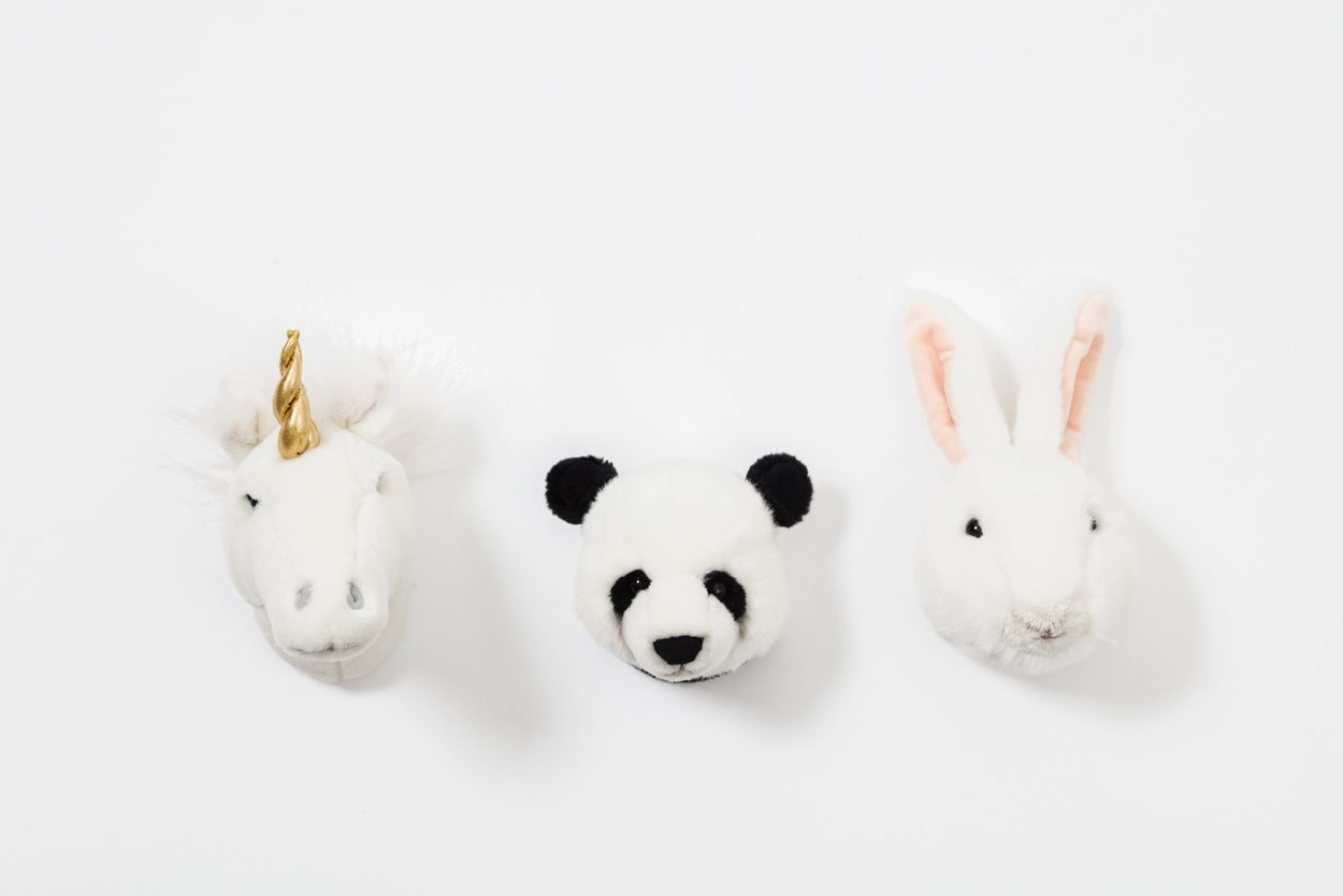 Caixa Adorável: Conjunto De 3 Cabeças De Peluche (Unicórnio, Panda, Coelho) - This Little Room