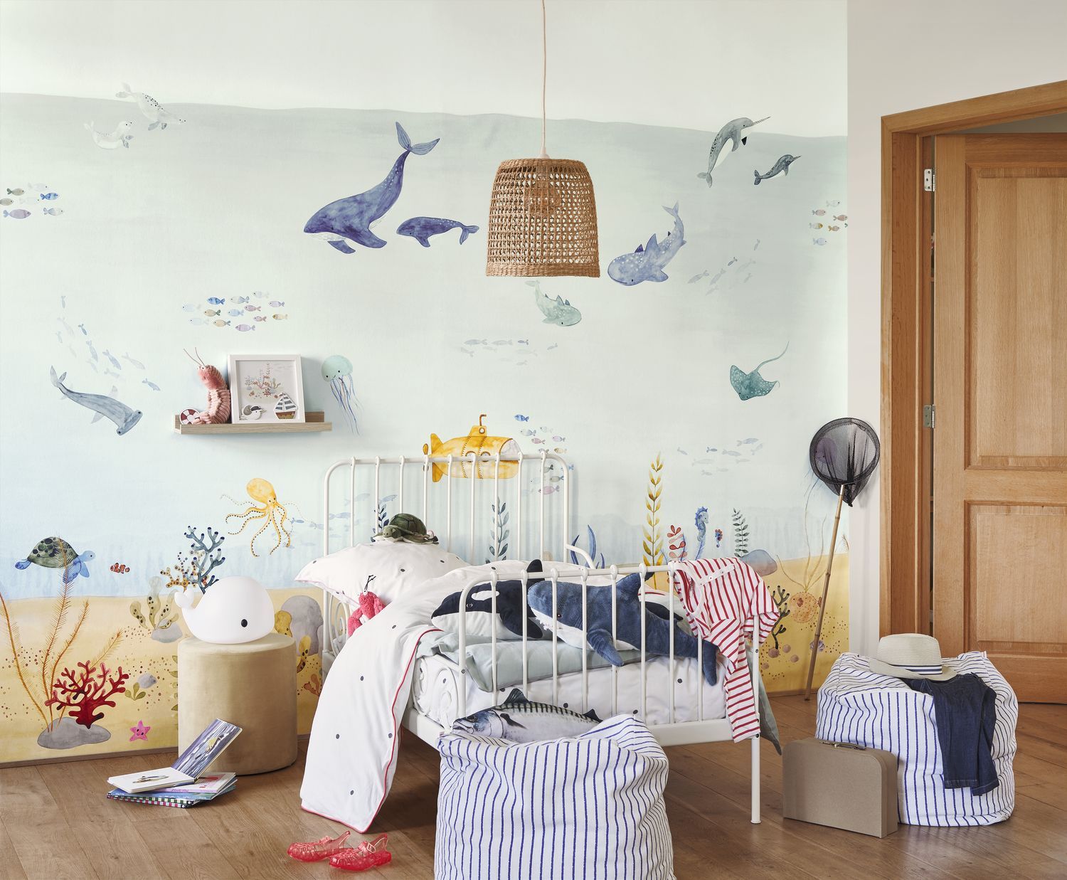 Exploração Sob o Mar - This Little Room